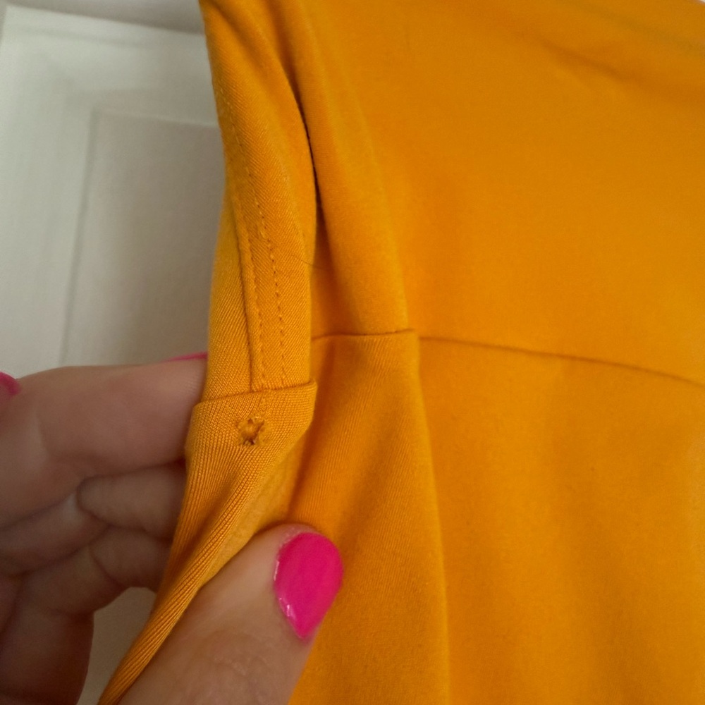 Gymshark Women’s High Waist Orange Buttery Soft Seamless Cropped Leggings Size M - Picture 4 of 5